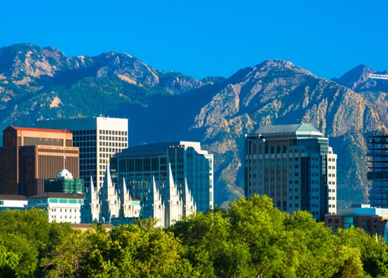 Picture of Salt Lake City downtown with mountains in the background